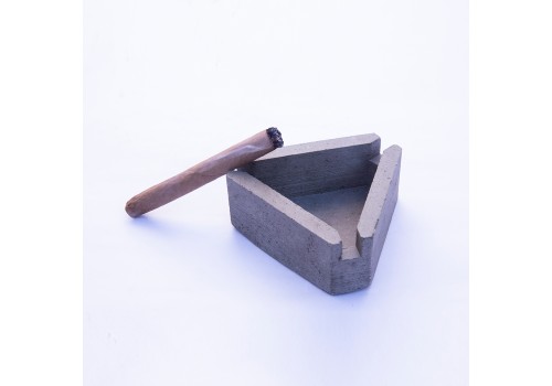 Concrete ashtray 1